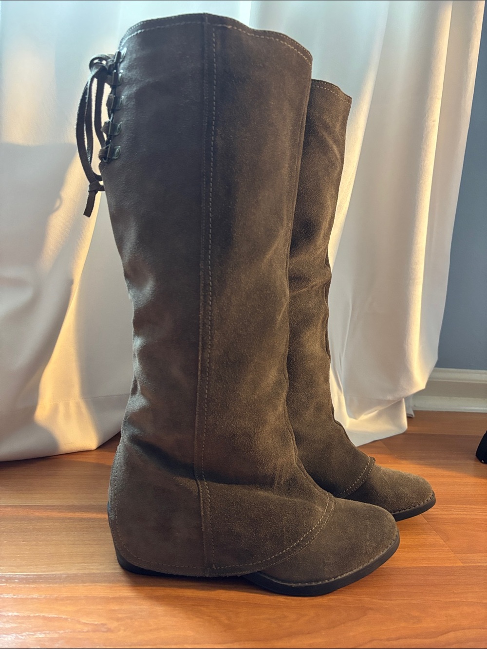 naughty monkey grey-taupe Suede Boots with Back Lace